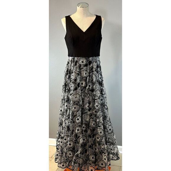 ERIN by Erin Fetherston Floral Gown in Black Size 10 - Picture 1 of 5